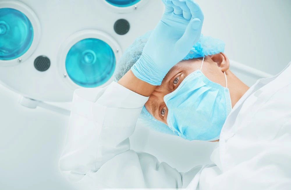 不太说话一说话就紧张这是病吗,老是觉得自己有病引起过度紧张