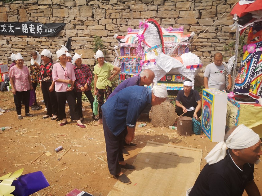 福建真实的土葬方式,火化土葬全过程