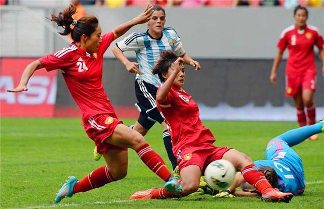 5岁开始踢球,5岁天才踢球