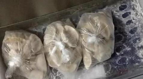 包饺子怎么放冰箱不粘连,自己包的饺子怎么放冰箱里