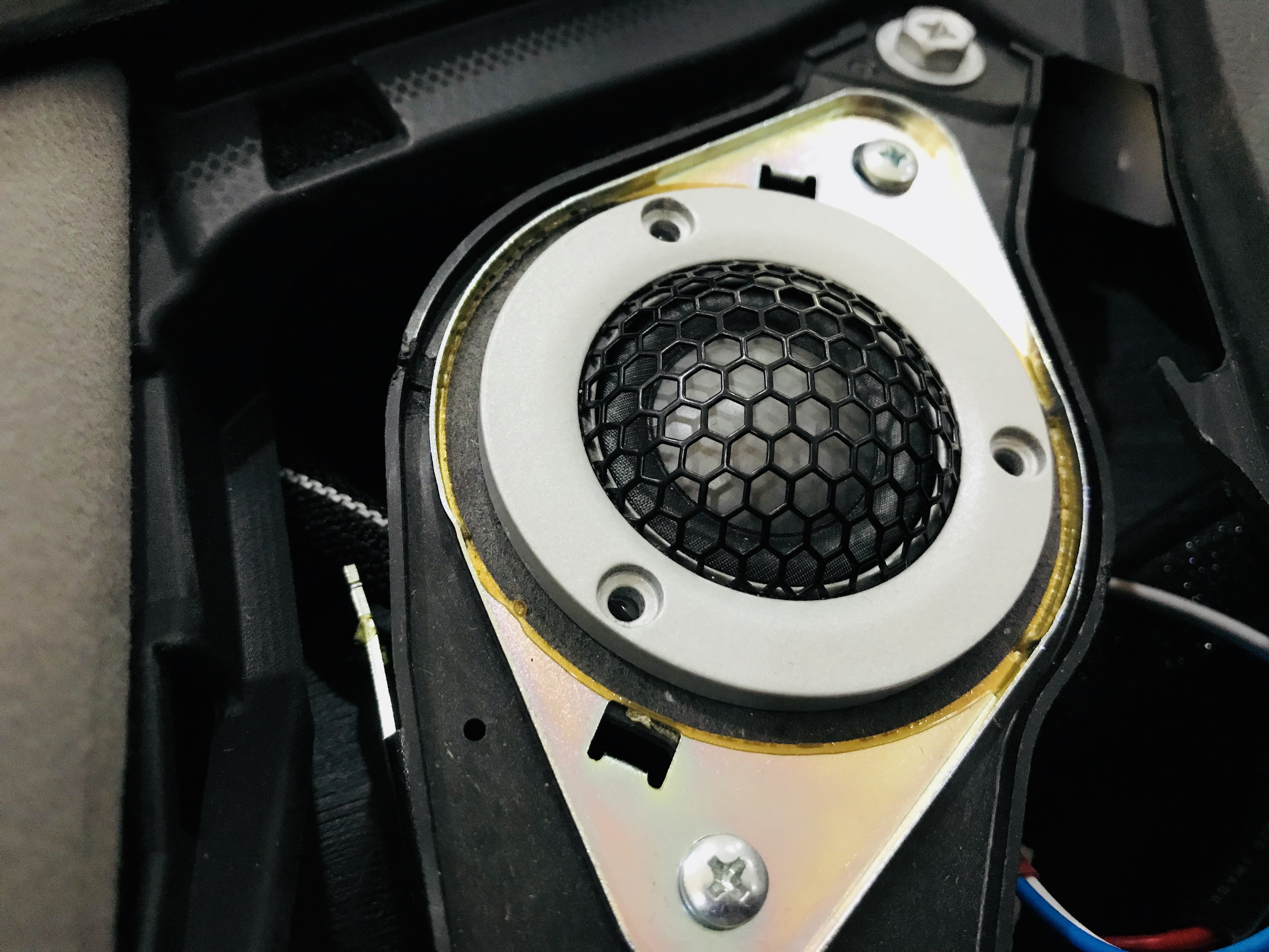 音皇丰田皇冠汽车音响改装桃木功放,视觉听觉双重享受