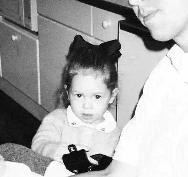 她不仅是众人艳羡的王室公主，更是称霸秀场的ItGirl