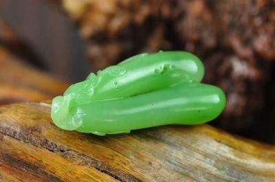 海洋碧玉什么颜色最好,碧玉中哪种绿价值高