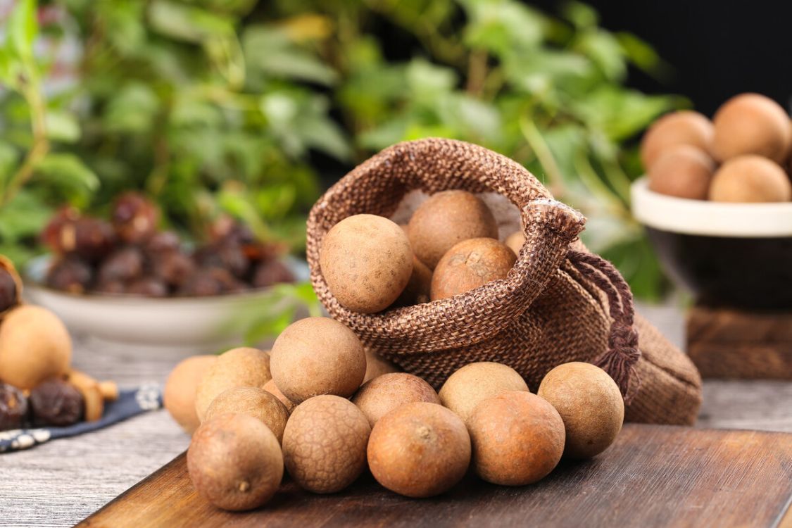 40岁的女人没钱是不是很正常,女人40岁没钱