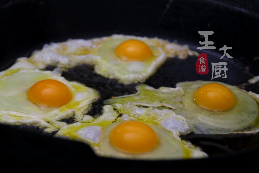 骨头肉荷包蛋的做法,荷包蛋夹肉做法大全