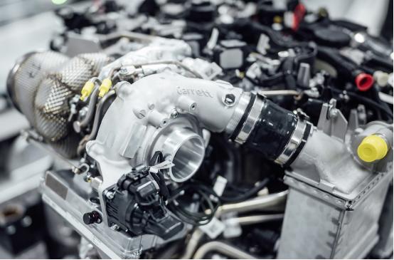 新amgc63对比m4,amgc级马力