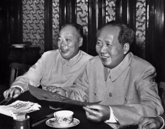 43年陈毅带来自产香烟“飞马”，主席边抽边说：“飞马”劳苦功高