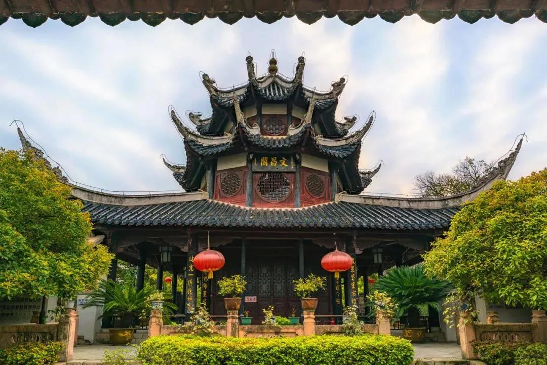 最新贵阳旅游攻略,高原最美旅游景点