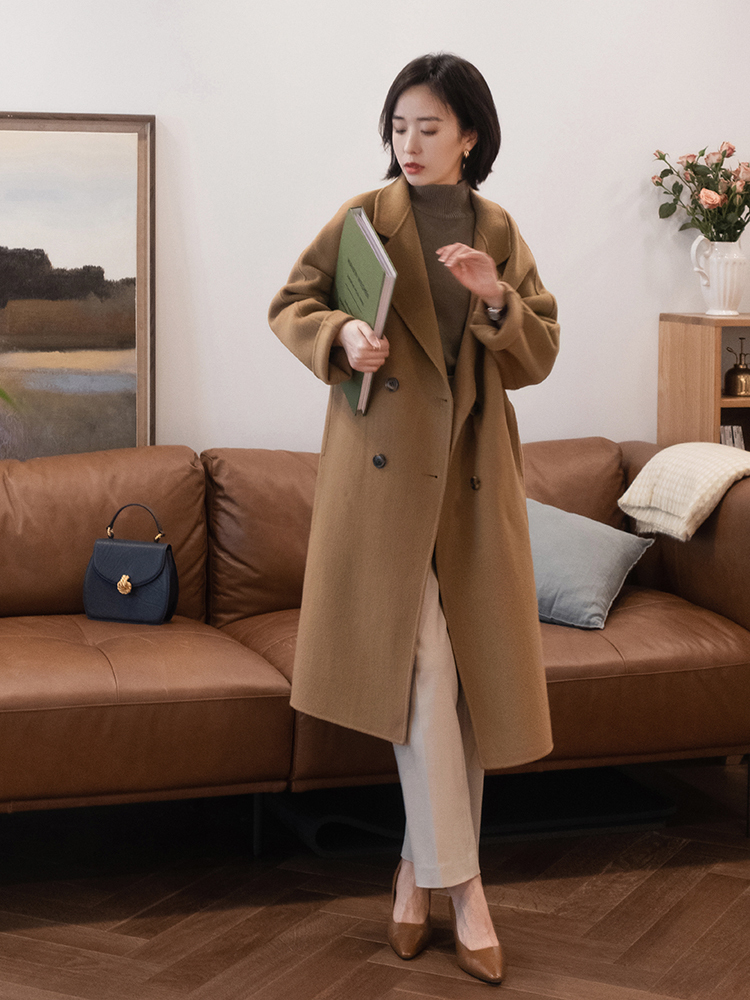 大衣内搭连帽针织衫穿搭,秋冬季节大衣穿搭技巧