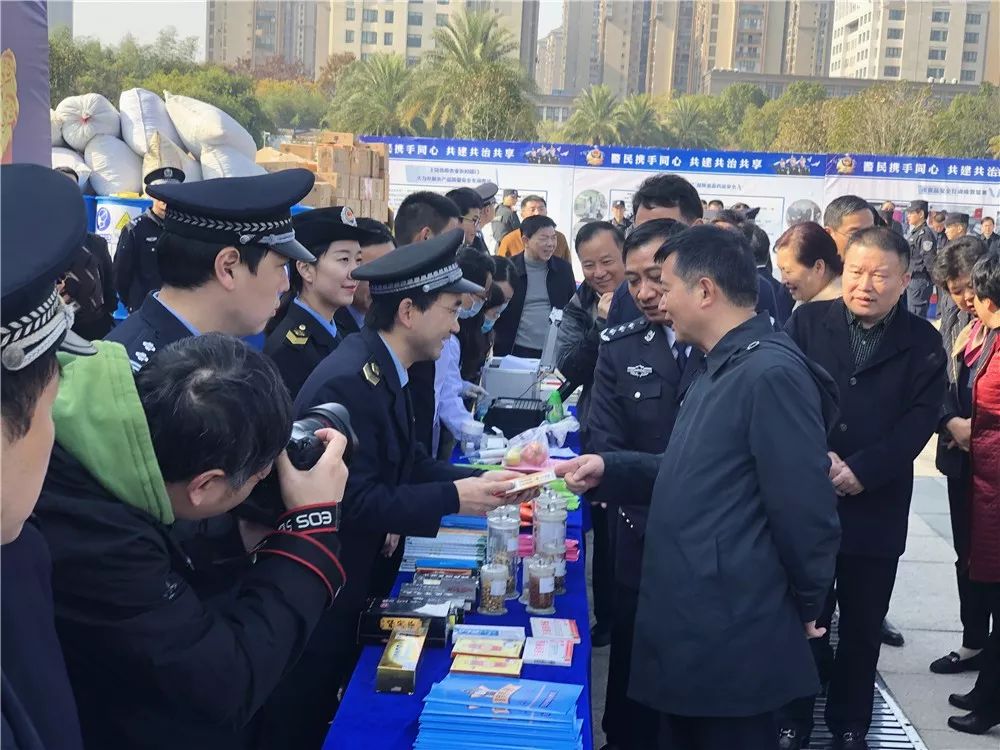 江西公安打击假货,江西集中销毁160多吨假冒伪劣商品