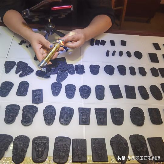 结婚三金选择黄金还是彩金,结婚金首饰怎么挑选