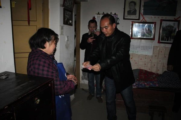 怀化扶贫干部慰问,怀化市爱心救助