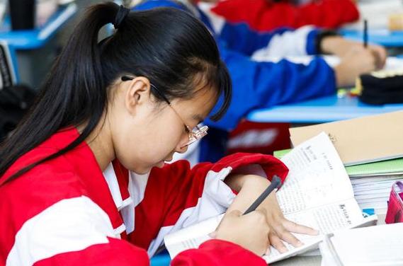 网络热词造成失语症的真实案例,网络语言失语