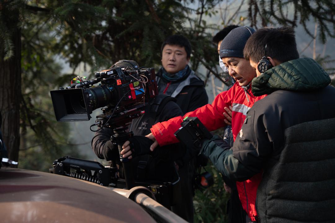 峰暴电影朱一龙怎么拍摄的,朱一龙徒手攀岩花絮