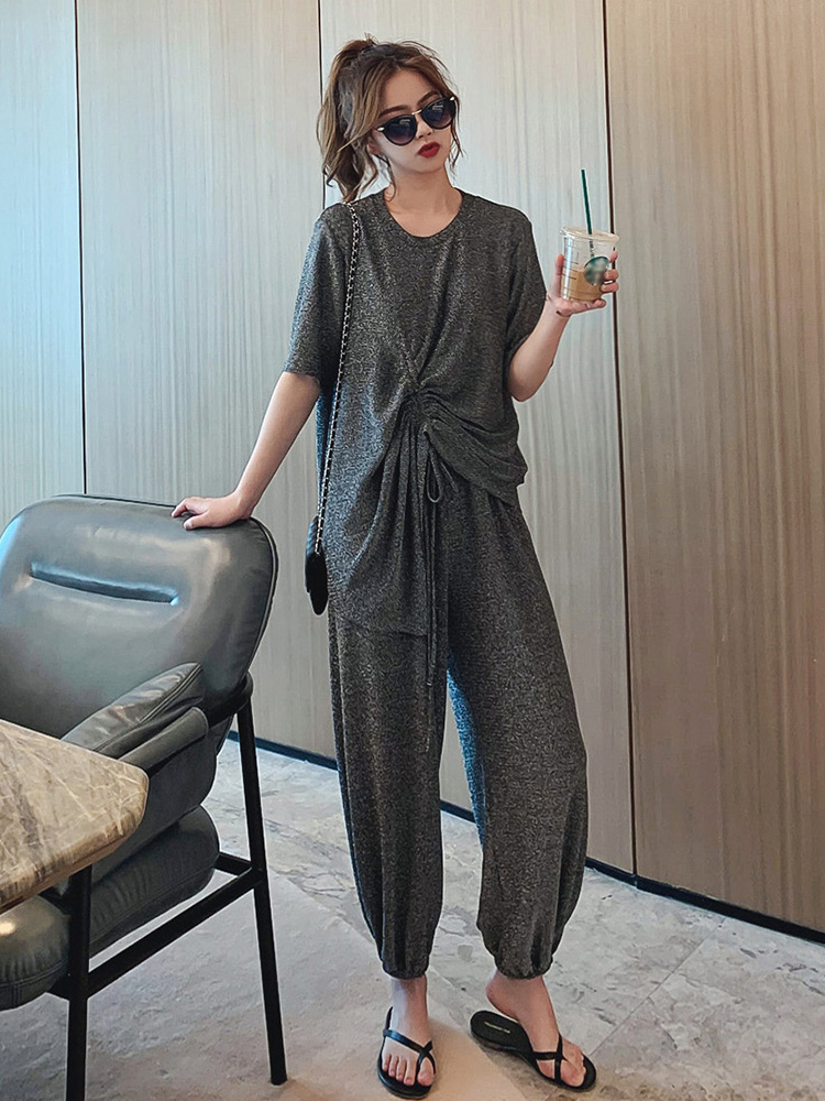 t恤牛仔裤怎么穿才能显得精致,t恤牛仔裤怎么穿出时尚感