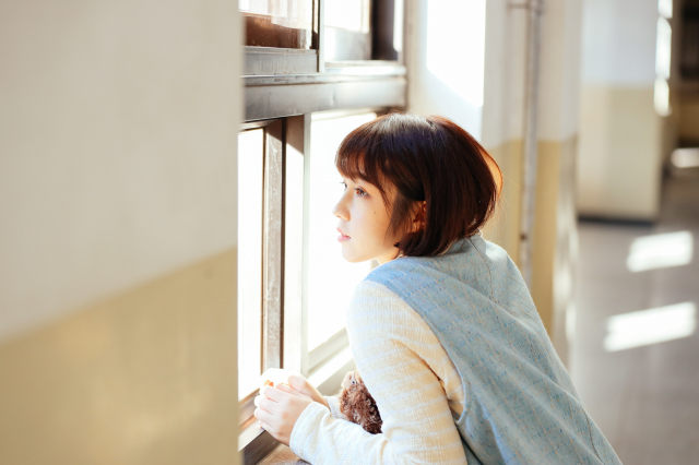 佳能rf70200f2.8和f4哪个好,佳能rf15-35f2.8测评