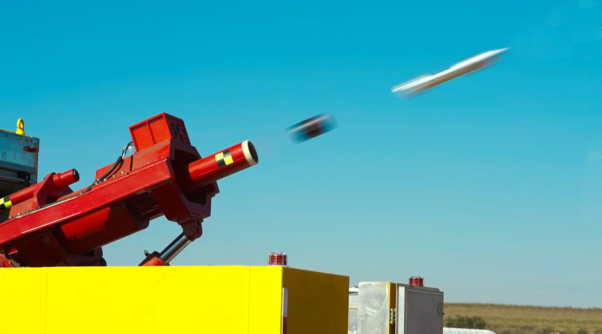 黑科技！央视曝光国产电磁炮，不*飞机打**、航母，用来打山火？