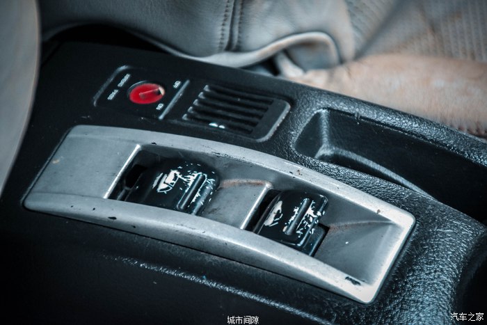 标志307敞篷车还值得玩吗,标致307cc敞篷跑车多少钱一辆