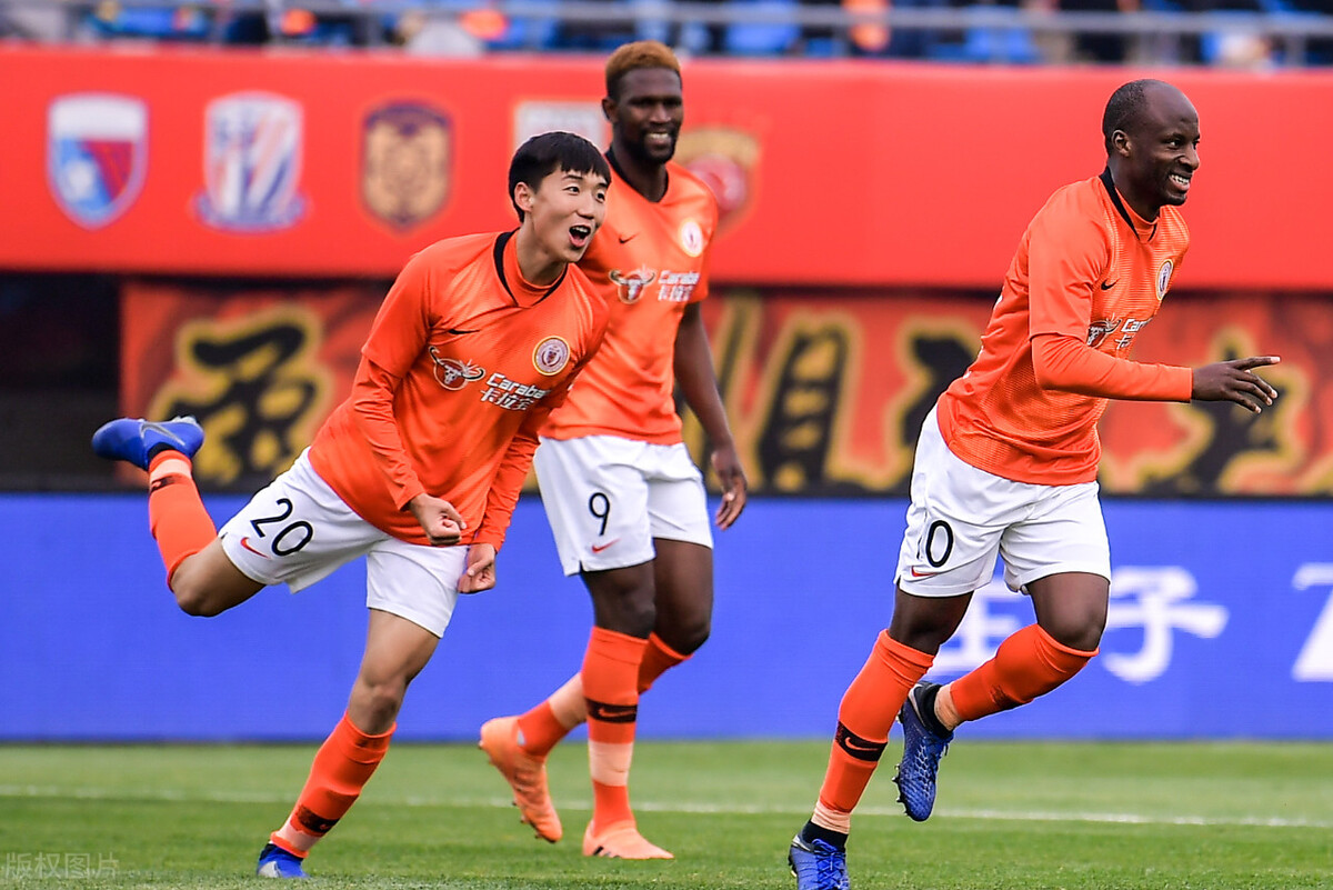 为什么足球俱乐部不能中性冠名,足球俱乐部会员制模式