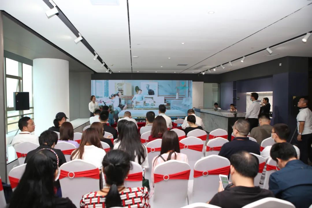 强驻佛山，抢滩华南！冠军磁砖在下一盘大棋