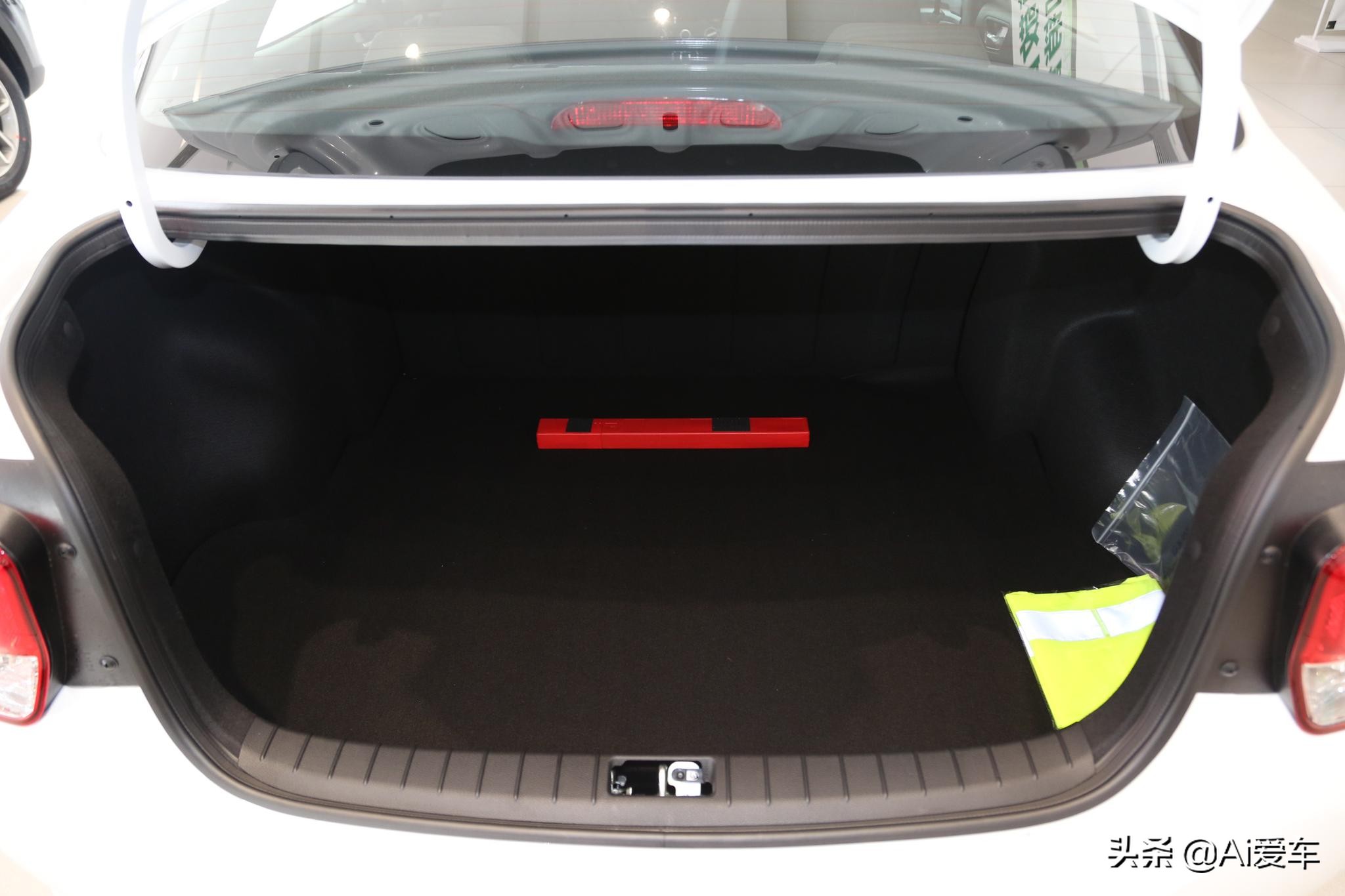 2016款现代瑞纳自动挡价格及图片,现代瑞纳最新款顶配