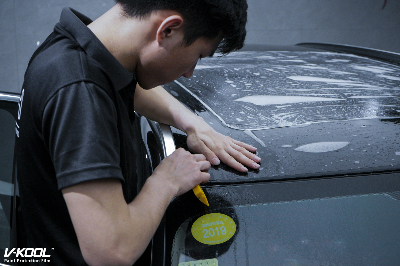 汽车玻璃贴膜有气泡怎么处理,汽车贴膜有气泡会自动消失吗