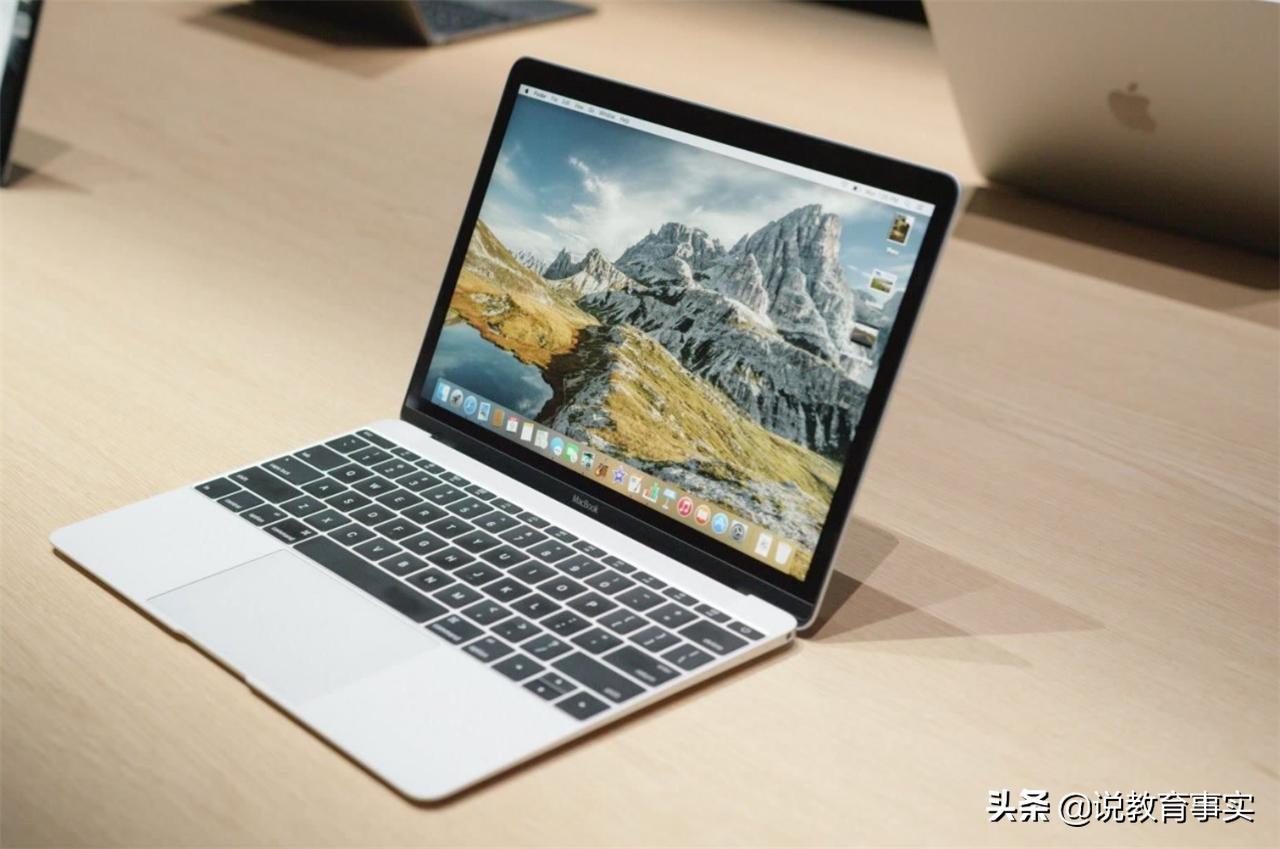 大一新生报到不用带行李,大一新生需要戴三件套吗