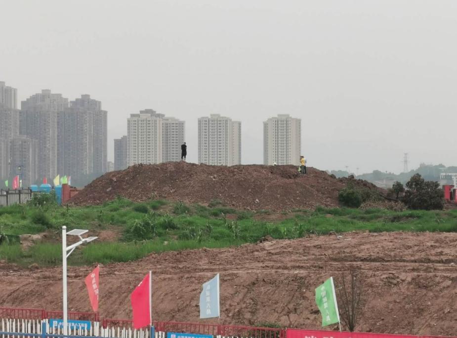 重庆龙兴专业足球场施工,龙兴足球场工地最新进度