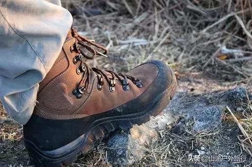 为什么徒步必须穿徒步鞋,户外徒步的基本知识