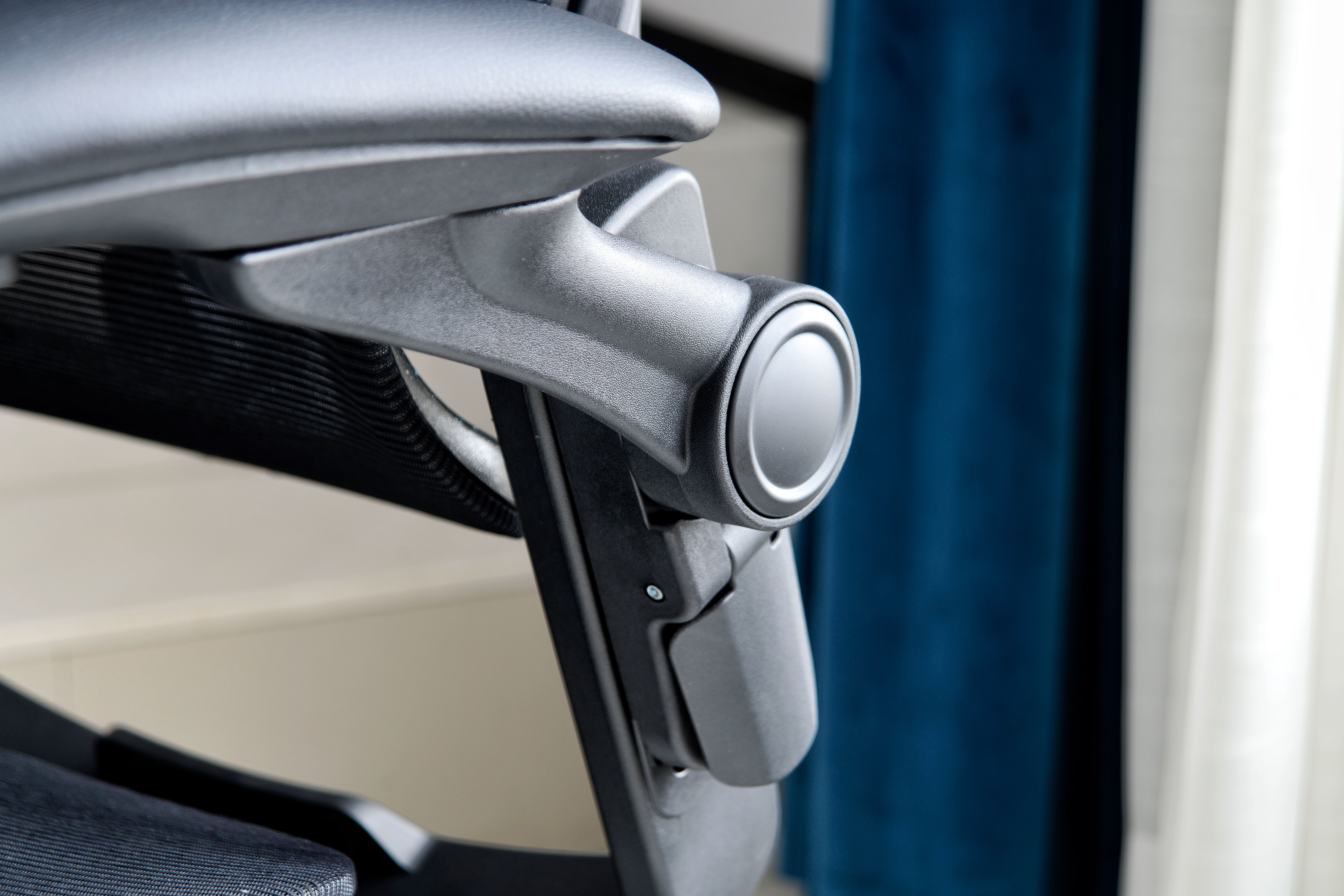 网易严选人体工学椅星舰测评,网易严选星舰椅和探索家哪个好