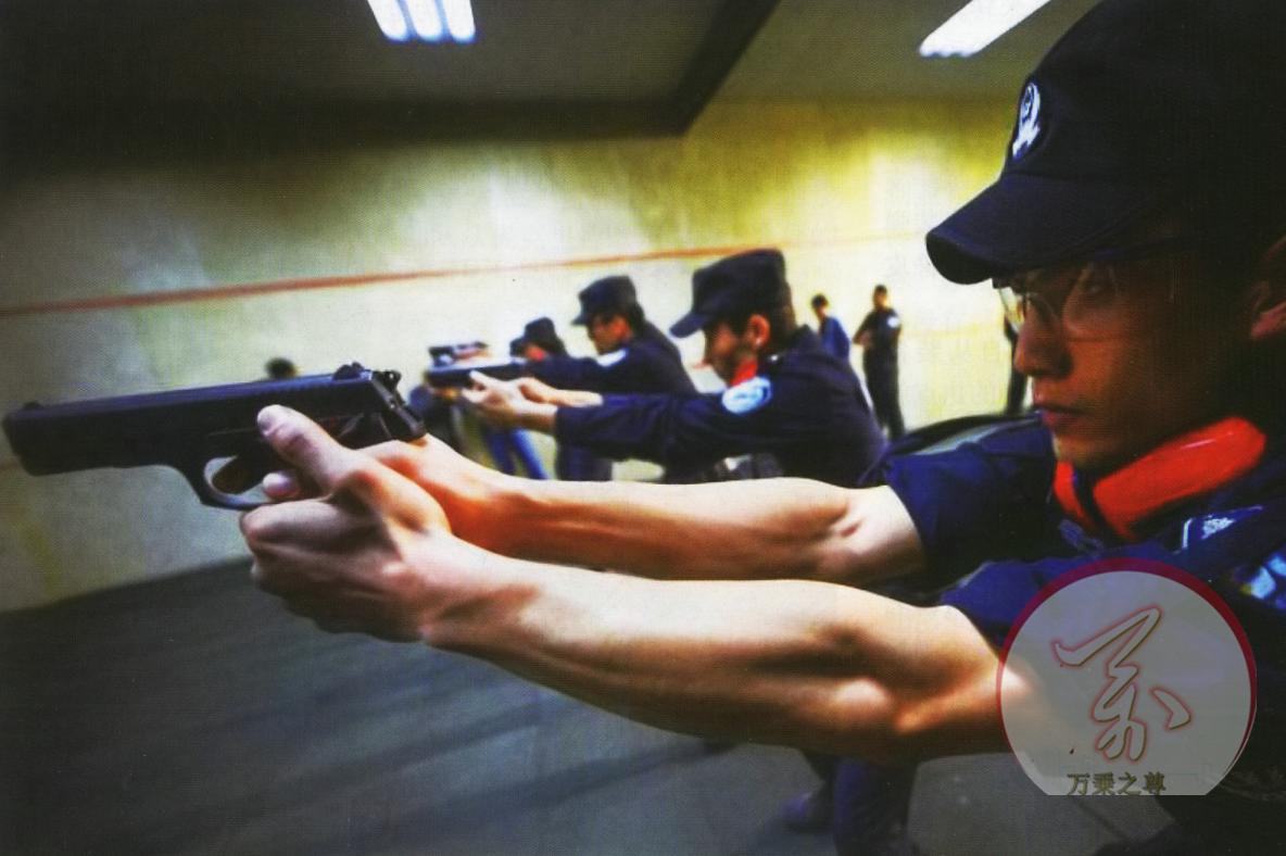 如何应对犯罪分子，21世纪以来中国警察*器武**装备的缺陷与问题