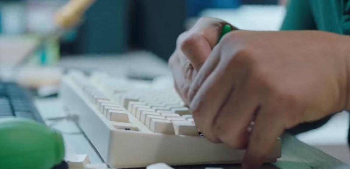 穿越火线雷蛇系列武器,穿越火线高科技武器盘点