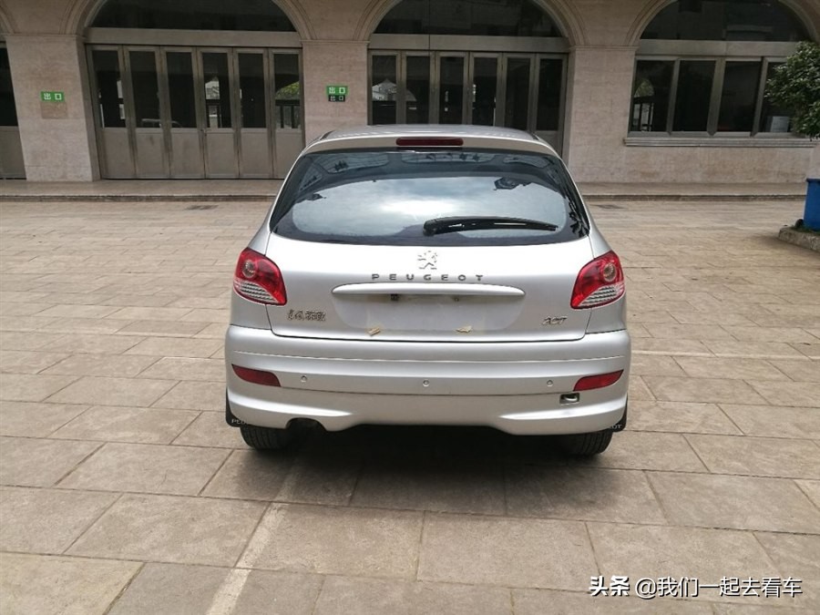 2.5万多能买到年份最近的车,2.5万多买什么二手车