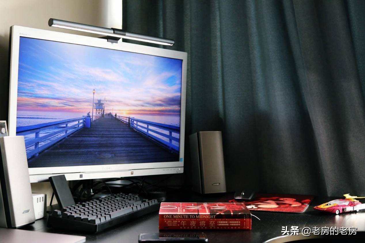 桌面线路整理小技巧,电脑桌面线材整理方案