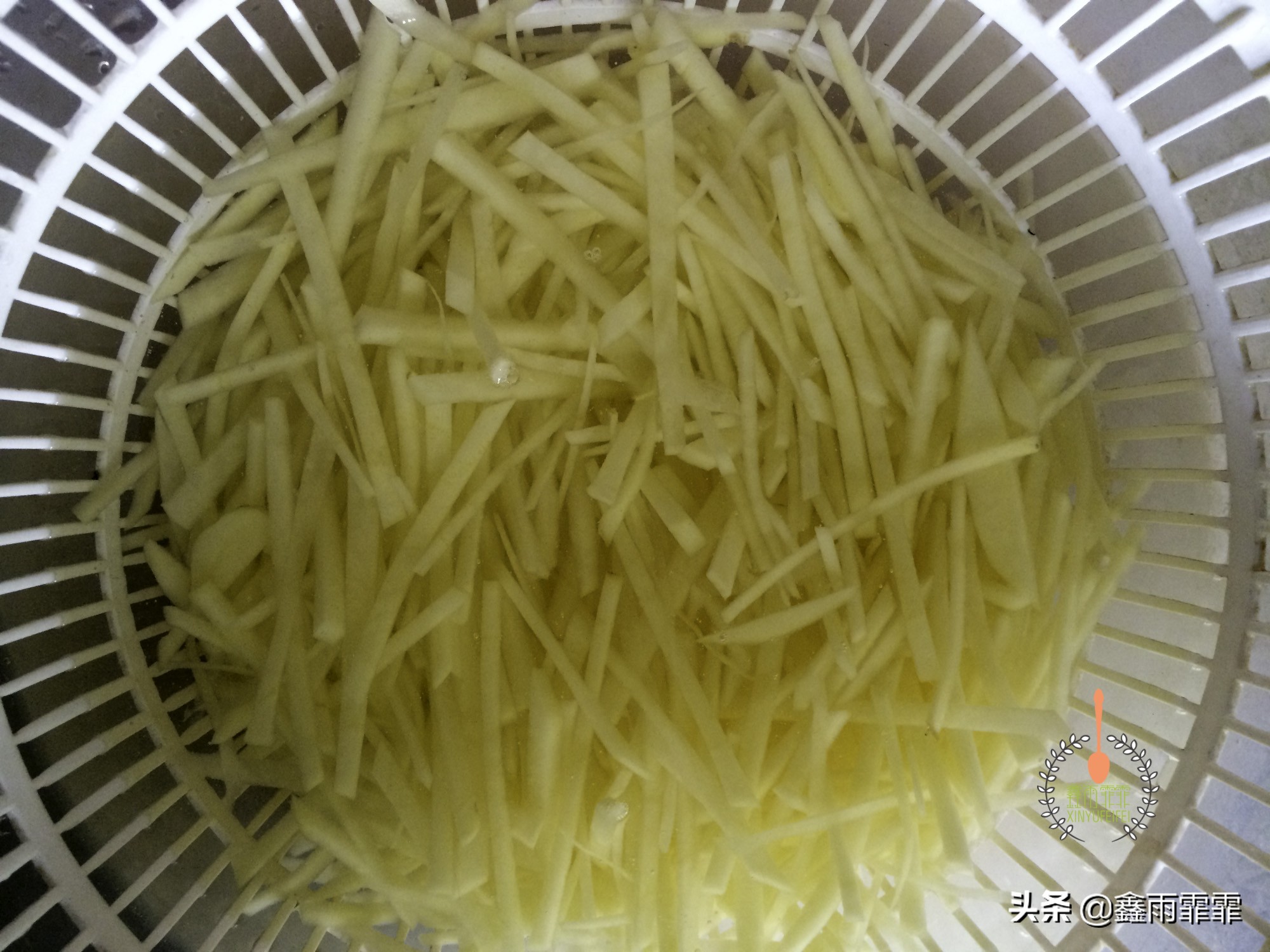 土豆粘锅变色,土豆炒好了发黑怎么处理