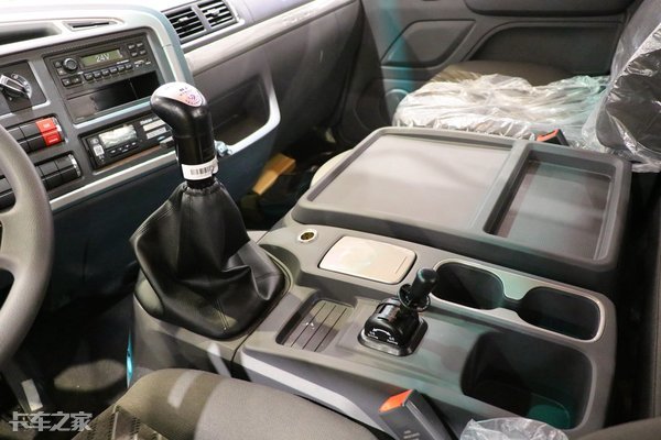 福田奥铃大黄蜂6米8可以拉多少吨,4.5吨货车自重多少