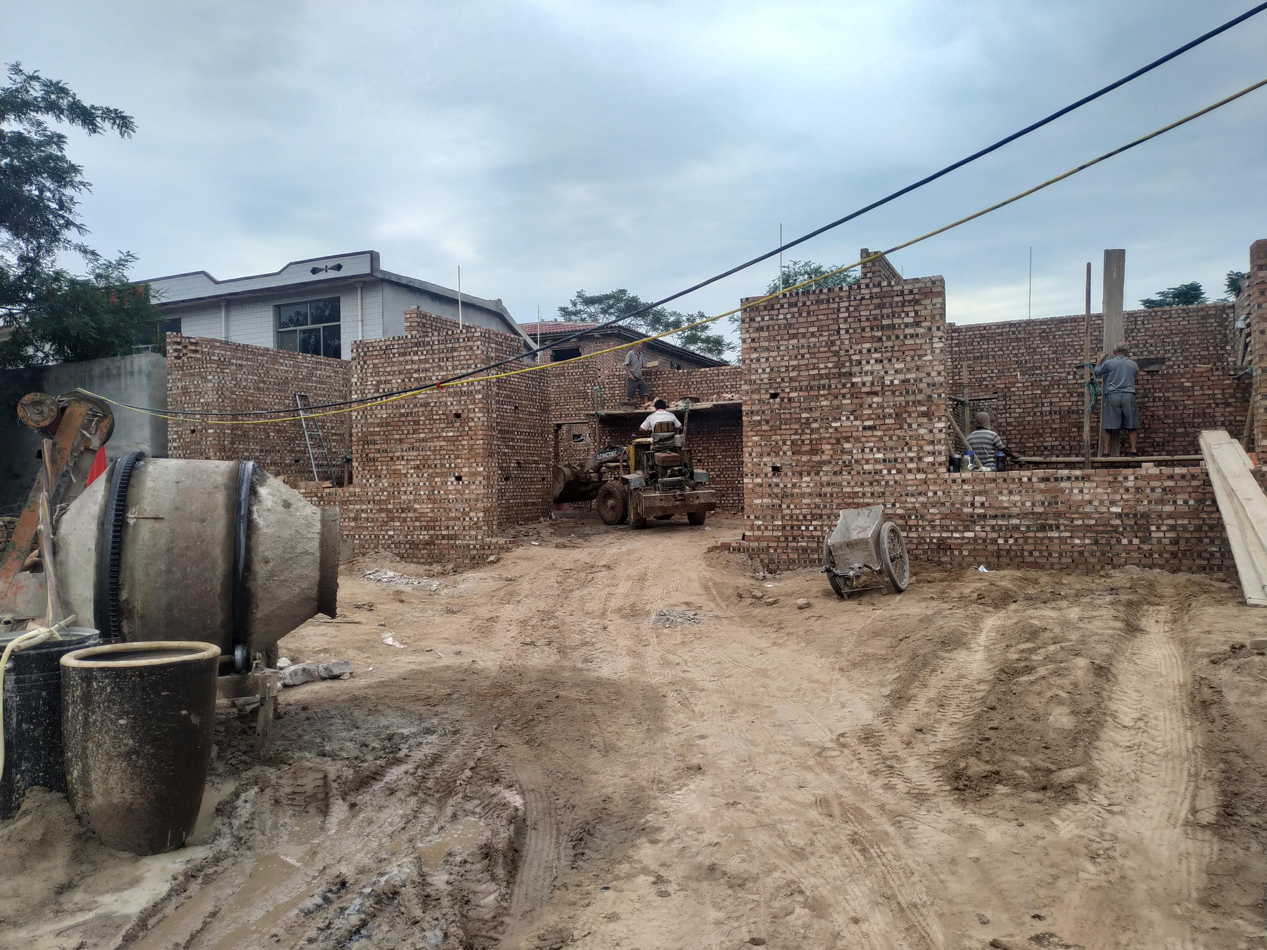 非农户口老宅翻新改造属于违建吗,老宅翻建需谨慎小心成违建