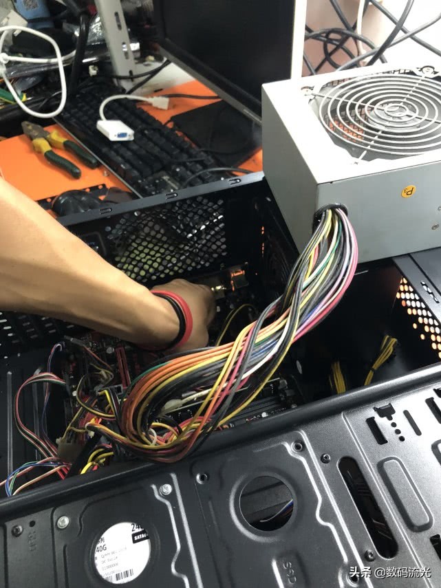 主机正常电脑黑屏解决方法,电脑主机显示屏黑屏怎么回事