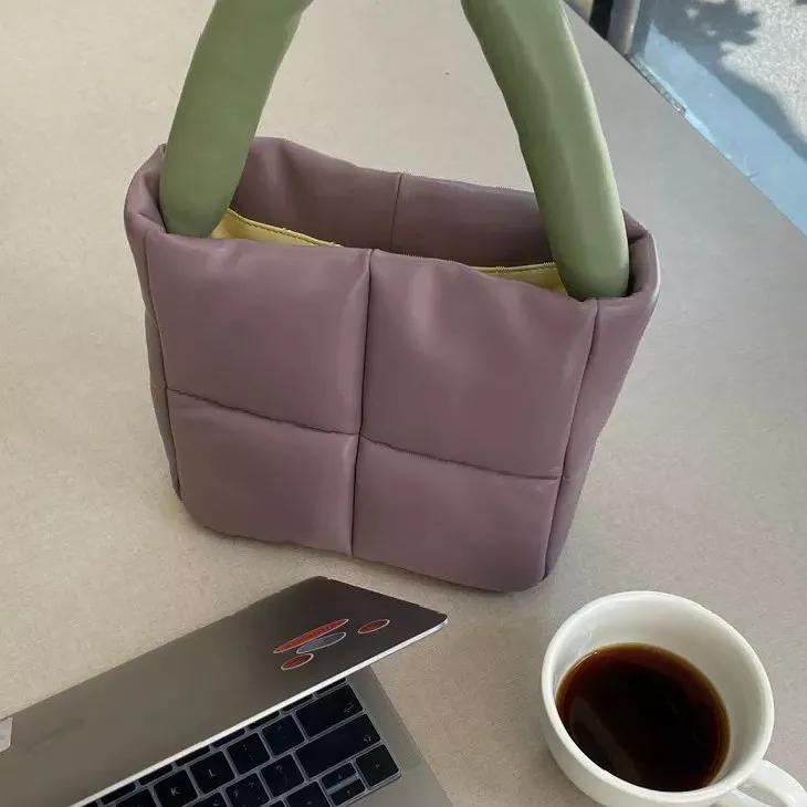 22W劳力士，热巴选择配百元包包出街