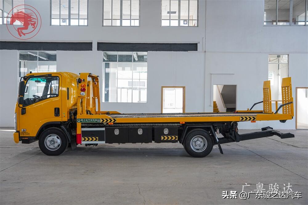 湖北蓝牌清障车厂家多少钱,湖北大型清障车价格多少钱一辆