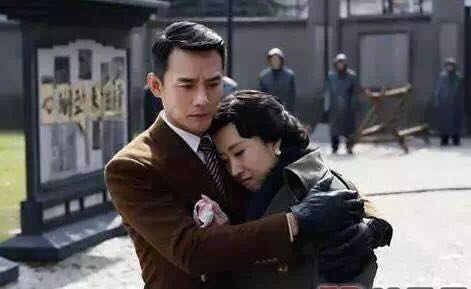 事业高峰结婚息影,37岁离异,40岁翻红演艺圈:找回自我有多爽!