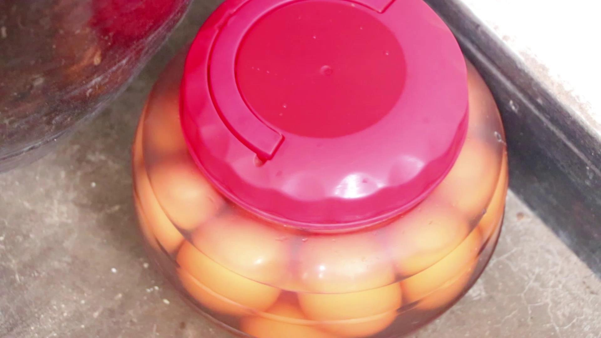 怎么样腌鸡蛋又起沙又流油,简单腌鸡蛋的方法及免费视频播放