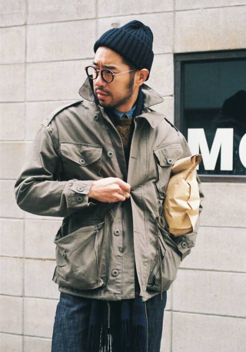 今天余文乐老师要为你们上一堂军装搭配课,答应我要好好学习哟!