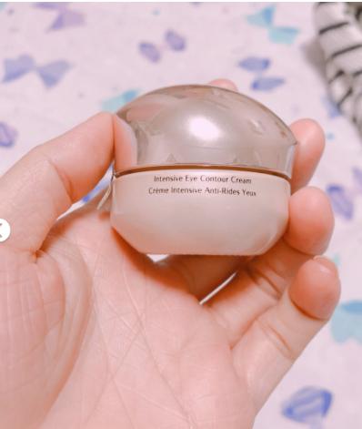 涂了过期的眼霜,抹了五十年的眼霜