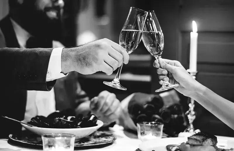 世界上唯一不允许结婚的国家,世界唯一一个不可以离婚的国家