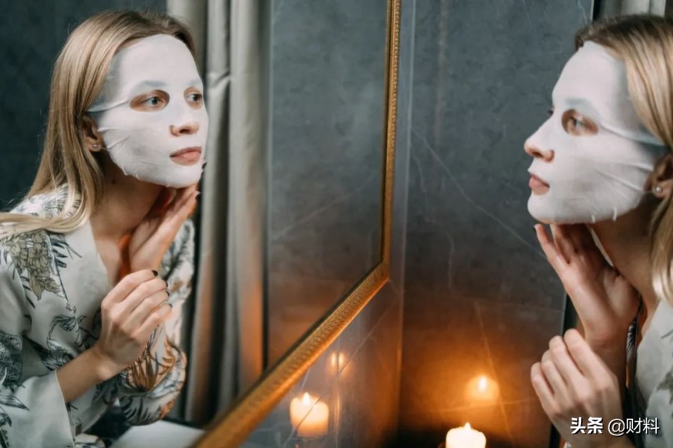 2人研发做出6亿利润，毛利率超过75%，年轻女孩的钱有多好骗？