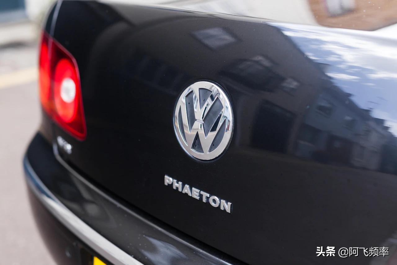 辉腾w12香港牌,辉腾w12标志