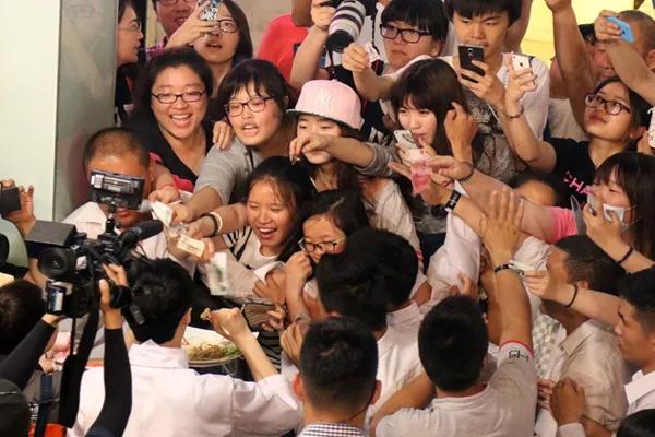 私生饭粉丝极端事件,私生饭的可怕