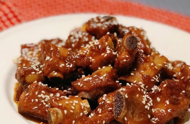 排骨焯水腥味重？处理“三步走”，保证鲜嫩无腥味，怎么做都好吃