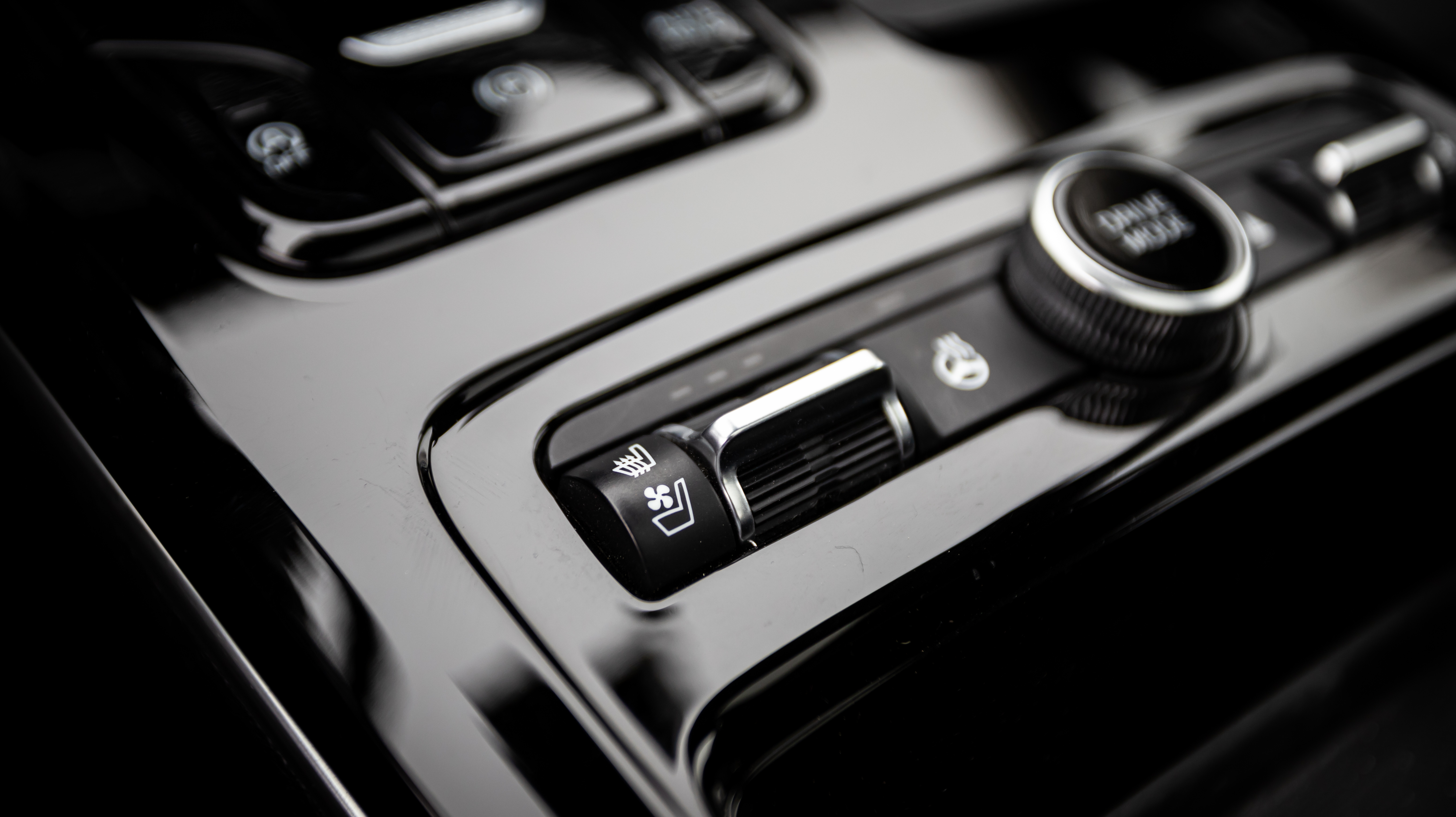 起亚k5凯酷2021年1-12月销量,2021款起亚k5凯酷1.5t值得买吗